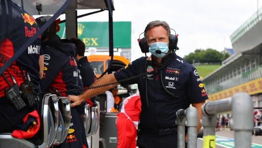 Christian Horner, 46 anni, responsabile della Red Bull dal 2006, ieri al muretto box di Zeltweg GETTY IMAGES