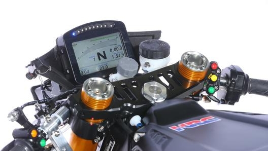 Il cockpit della Cbr 1000 Rr-R SP che prenderà parte al Bsb