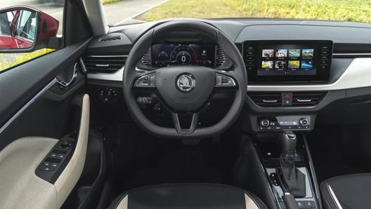 Il posto guida con il grande display dell’infotainment