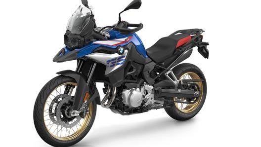 La Bmw F 850 GS è una moto da turismo con la quale si può fare del fuoristrada leggero