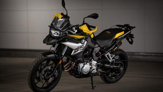 In foto la Bmw 750 GS in colorazione giallo-nera