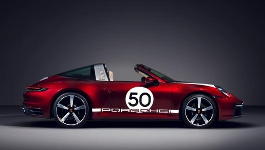 La livrea è ispirata al passato della Porsche