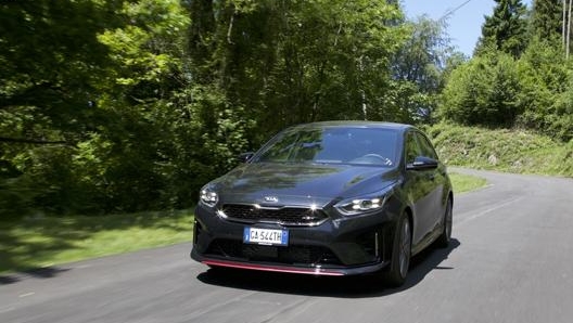 Così come l’aspetto, anche l’anima della Kia Ceed GT è profondamente sportiva: mossa da un motore 1.6 turbo in grado di erogare 204 cv e 265 Nm di coppia