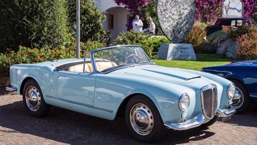 Una Lancia Aurelia B24S Convertibile del 1956 dello stesso colore di quelle (erano due) usate nel film “Il Sorpasso”