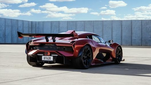 La Brabham BT 62 R sarà disponibile in due allestimenti: Signature Series e Celebration Series