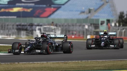 Mercedes in azione a Silverstone. Epa