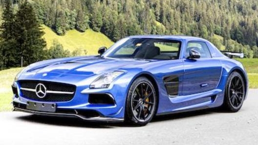 Livrea blu elettrico per la Mercedes Sls