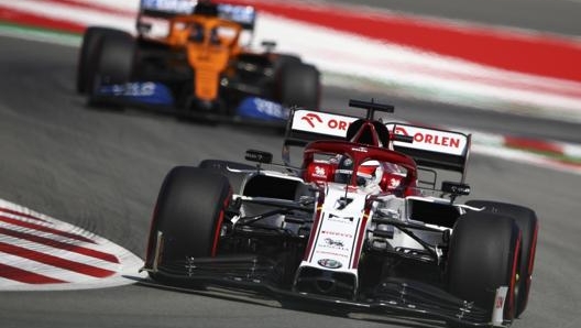 Kimi Raikkonen in azione a Barcellona. Epa