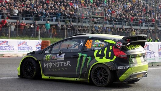 Valentino Rossi impegnato in un'edizione del Rally di Monza. LaPresse