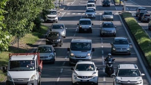 Il DL Semplificazioni include novità per autovelox, multe e revisioni. Foto: Ansa