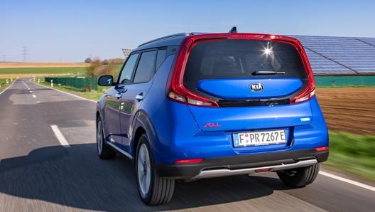 Da guidare la Kia e-Soul è divertente, grazie al bilanciamento dei pesi e alle prestazioni del motore