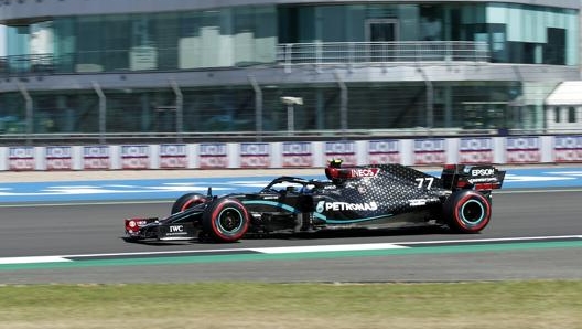 Valtteri Bottas in azione a Silverstone. Lapresse