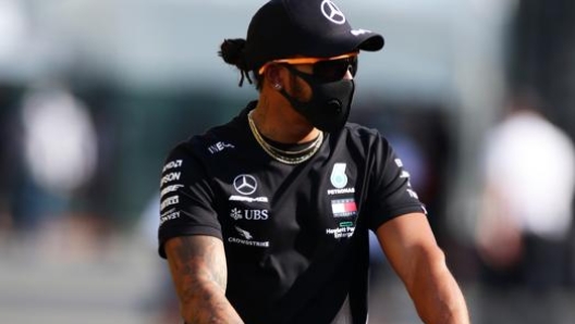 Lewis Hamilton nel paddock del Mugello. Getty