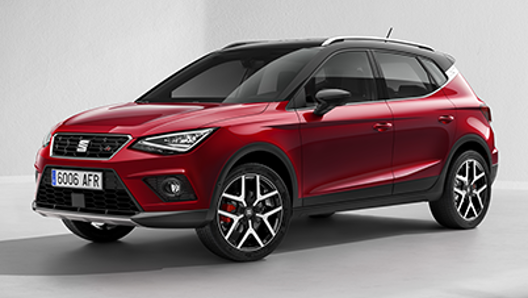 La Seat Arona in una vista laterale nella colorazione bicolor con tetto nero