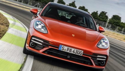 Porsche Panamera 2021: motori a 6 e 8 cilindri