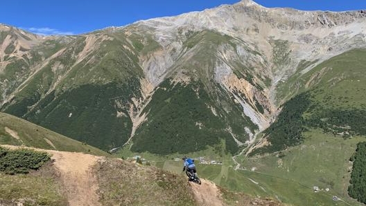 Hans Rey impegnato su un tratto tecnico del Lonely Planet a Livigno. Masperi