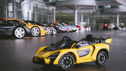 La McLaren Senna Ride-On in buona compagnia nella sede di Woking