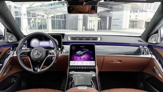 La svolta hi-tech degli interni della nuova Mercedes Classe S.