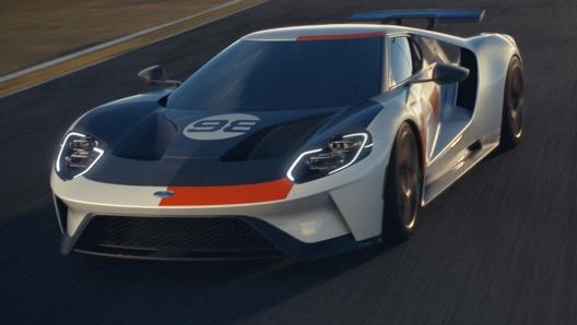 Livrea nei colori della bandiera americana e grafiche vintage sulla Ford GT 2021