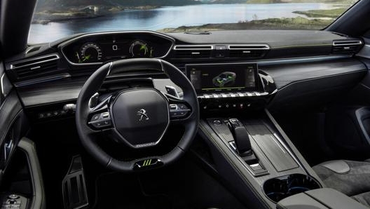 Gli interni della nuova Peugeot 508 Sport Engineered