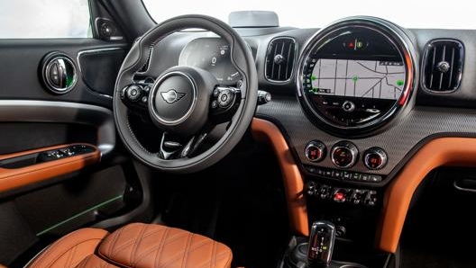 Gli interni della Mini Countryman 2020: nuovi materiali e il Black Panel da 5” come optional