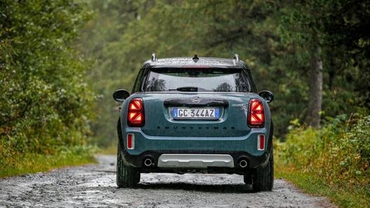 La firma luminosa posteriore della Mini Countryman 2020 riproduce la Union Jack