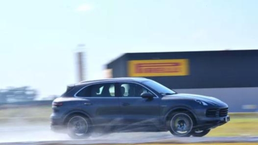 Per le prove su pista bagnata, c’è il tracciato “Wet Handling Track”