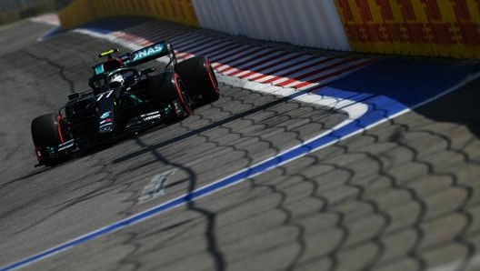 Valtteri Bottas in azione in Russia con la Mercedes. Getty