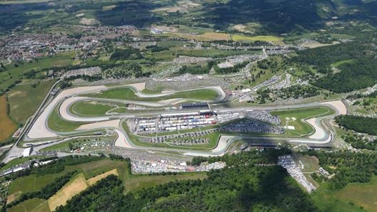 Una vista dall’alto della pista del Mugello