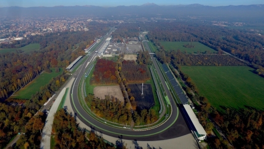 L’Autodromo Nazionale di Monza visto dal cielo brianzolo