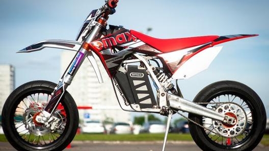 La Emax Dwx 25 in versione motard