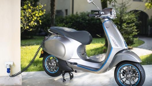 Vespa Elettrica monta batterie LG che si ricarica in circa 3 ore