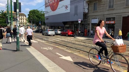 Pista ciclabile in Darsena a Milano. Masperi