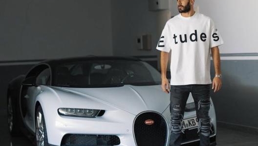 Karim Benzema (Real Madrid) con la sua Bugatti Chiron