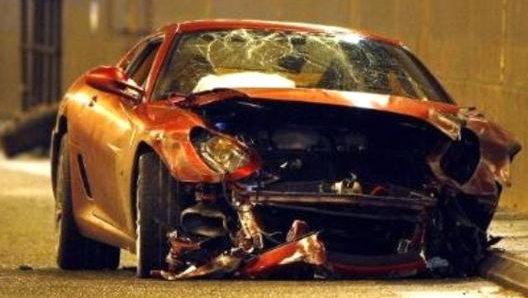 8 gennaio 2009: ecco come CR7 ridusse la sua Ferrari 599 Gtb Fiorano, in un tunnel di Manchester...