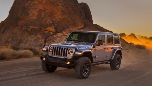 Dopo Renegade e Compass, anche l’iconica Jeep Wrangler abbraccia la tecnologia ibrida.