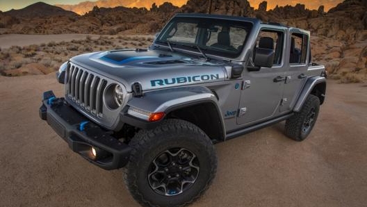 I dettagli azzurri identificano il modello ibrido, Jeep Wrangler 4xe