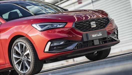 Il frontale della nuova SEAT Leon