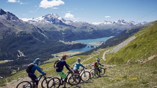 Il WM Flow Trail  adatto anche a principianti e famiglie. Engadin St. Moritz Mountains