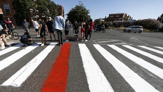 Una manifestazione Roma in ricordo di un pedone investito e ucciso. LaPresse