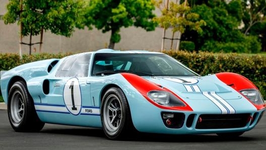 La mitica Ford GT40, che prende il nome dallaltezza dellauto stessa, misurata in pollici