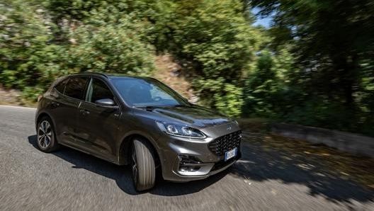 La Kuga plug in hybrid piace per il comfort e per la risposta pronta ai comandi imposti dal conducente