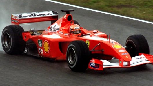 Schumacher sulla F2001 in un test sul circuito toscano. Ansa