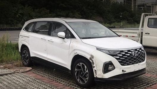 Custo, la MPV Hyundai solo per il mercato cinese scovato in strada senza camuffamenti