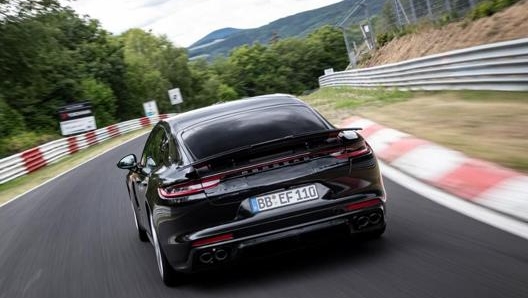 La Panamera Turbo ha stabilito un nuovo record al Nurburgring per le auto di categoria E