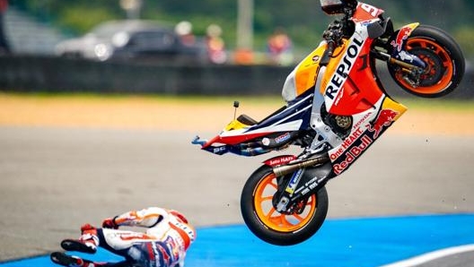 La spettacolare caduta di Marc Marquez nel primo GP della stagione