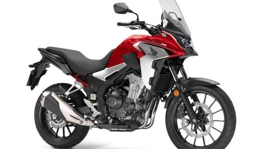 La CB500X è la crossover di Honda. Riduzione delle emissioni anche per lei