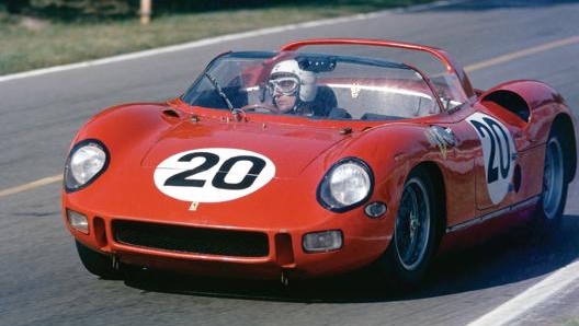 Nino Vaccarella su Ferrari  alla 24 Ore