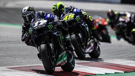 Maverick Vinales e Valentino Rossi, entrambi sfiorati dalle moto di Zarco e Morbidelli