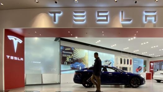 Un concessionario Tesla a Taipei sull’isola di Taiwan. Epa